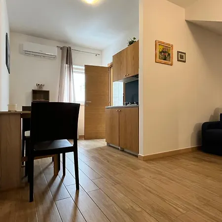 Residenza Montegrappa 아파트호텔 페스키치