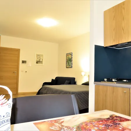 Residenza Montegrappa Апарт-отель Пескичи