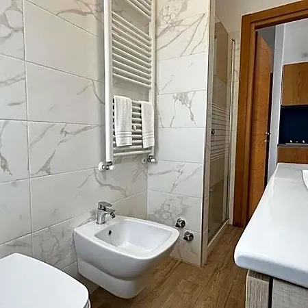 Residenza Montegrappa מלון דירות 4*