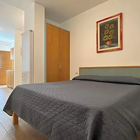 Residenza Montegrappa מלון דירות 4*